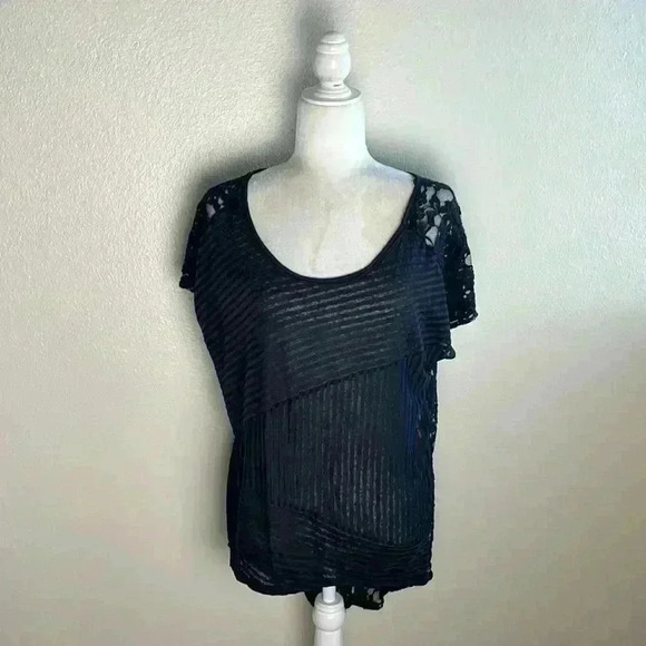 Free People Top Pullover Short Sleeve Scoop Neck Floral‎ Lace Black Sz XS - Picture 1 of 7